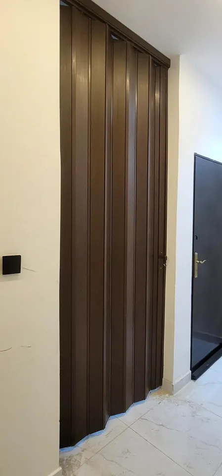 Vertical interior finish detail — Marhaba Aluminium & Metal Works