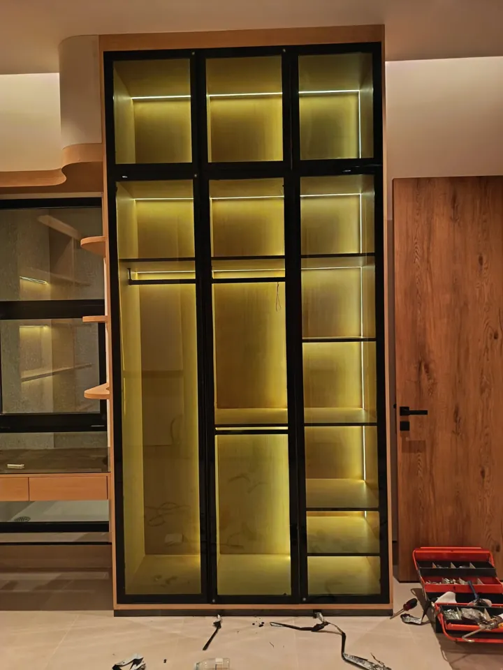 Illuminated glass display cabinet — Marhaba Aluminium & Metal Works