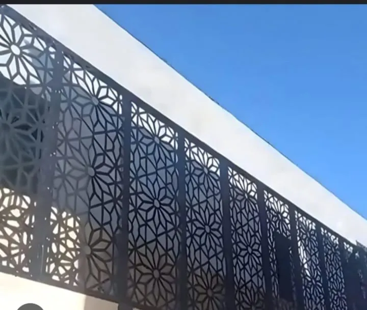 Geometric outdoor privacy screen — Marhaba Aluminium & Metal Works