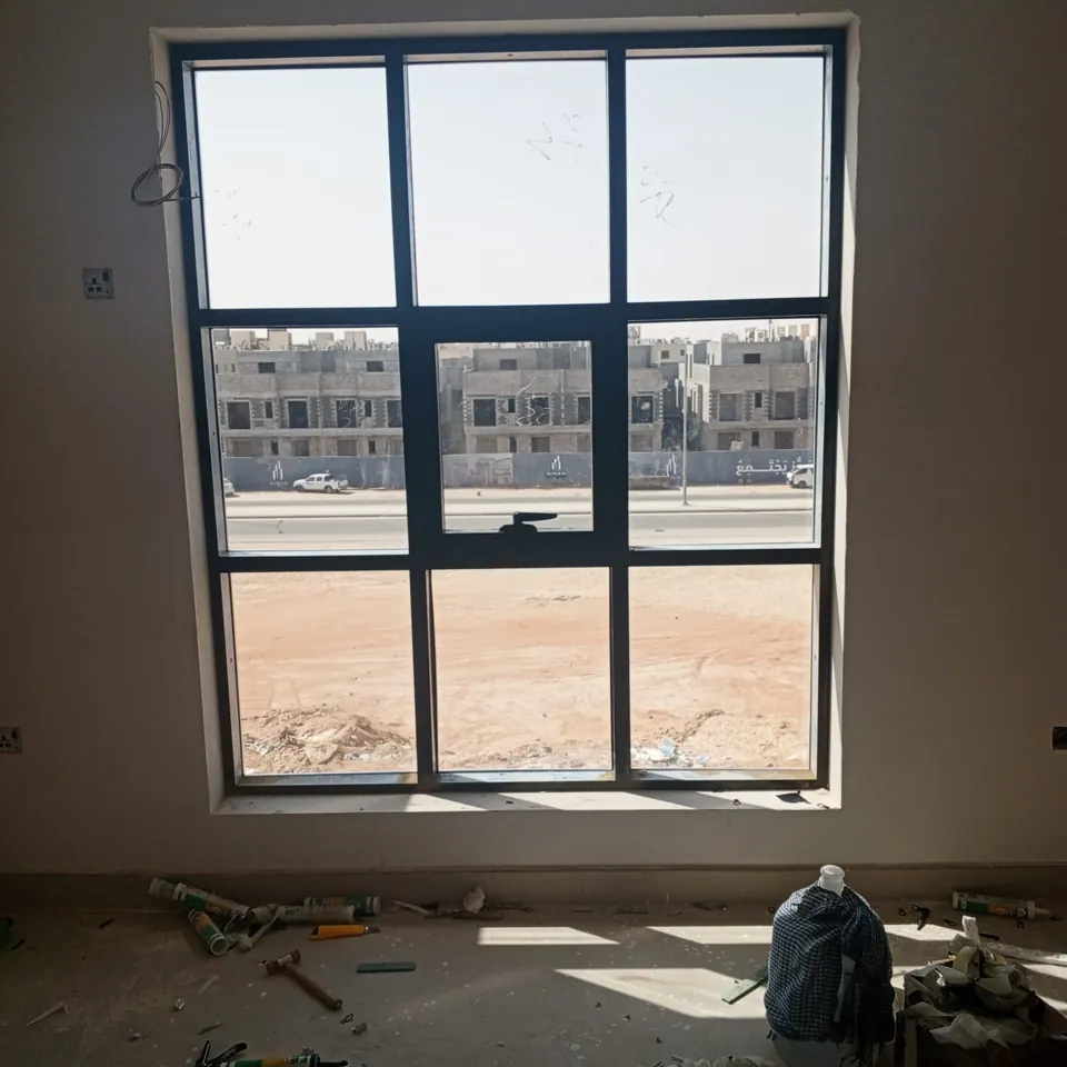 Large multi-panel window — Marhaba Aluminium & Metal Works